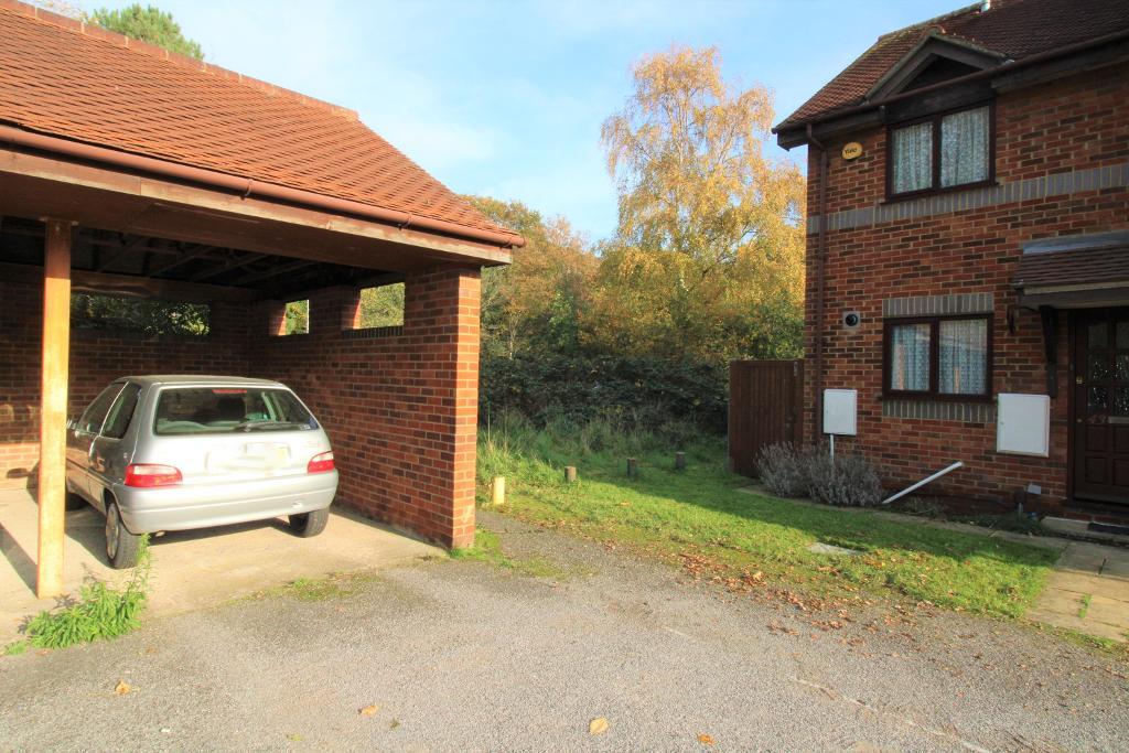 2 Bedroom End Terrace House For Sale in Willenhall Drive, Hayes