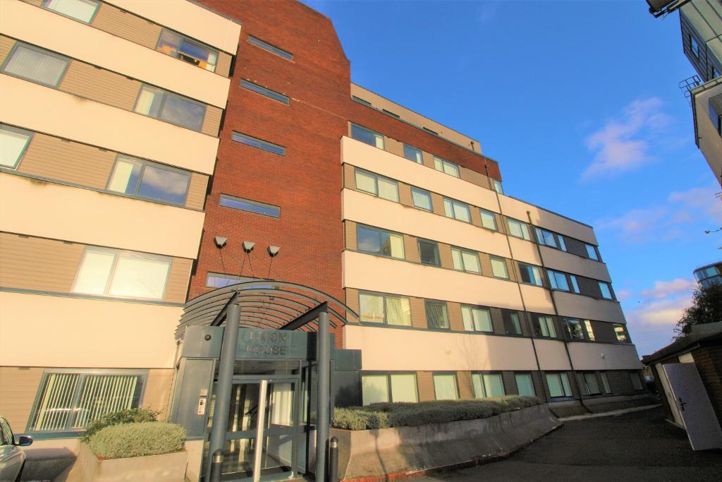 3 Bedroom First Floor Flat For Sale in Union House, 23 Clayton Road