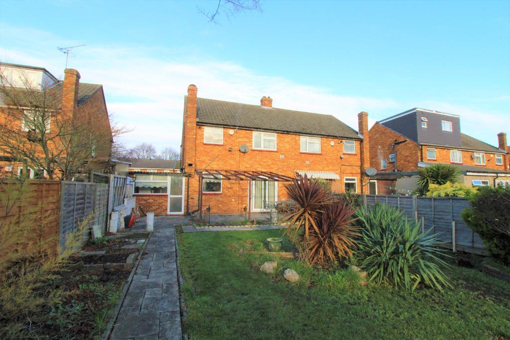 3 Bedroom SemiDetached House For Sale in Harmondsworth Lane, Sipson