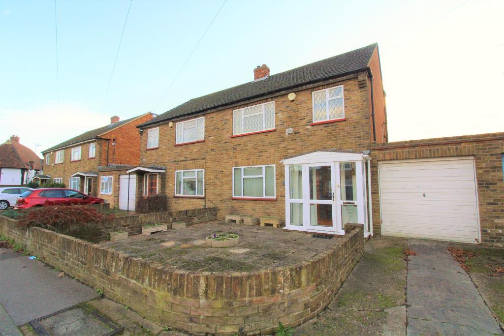 3 Bedroom SemiDetached House For Sale in Harmondsworth Lane, Sipson