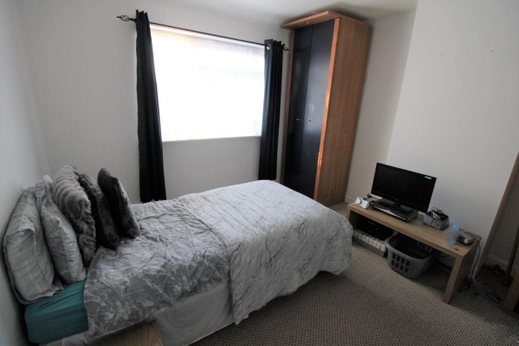 3 Bedroom SemiDetached House For Sale in Sipson Lane, Harlington