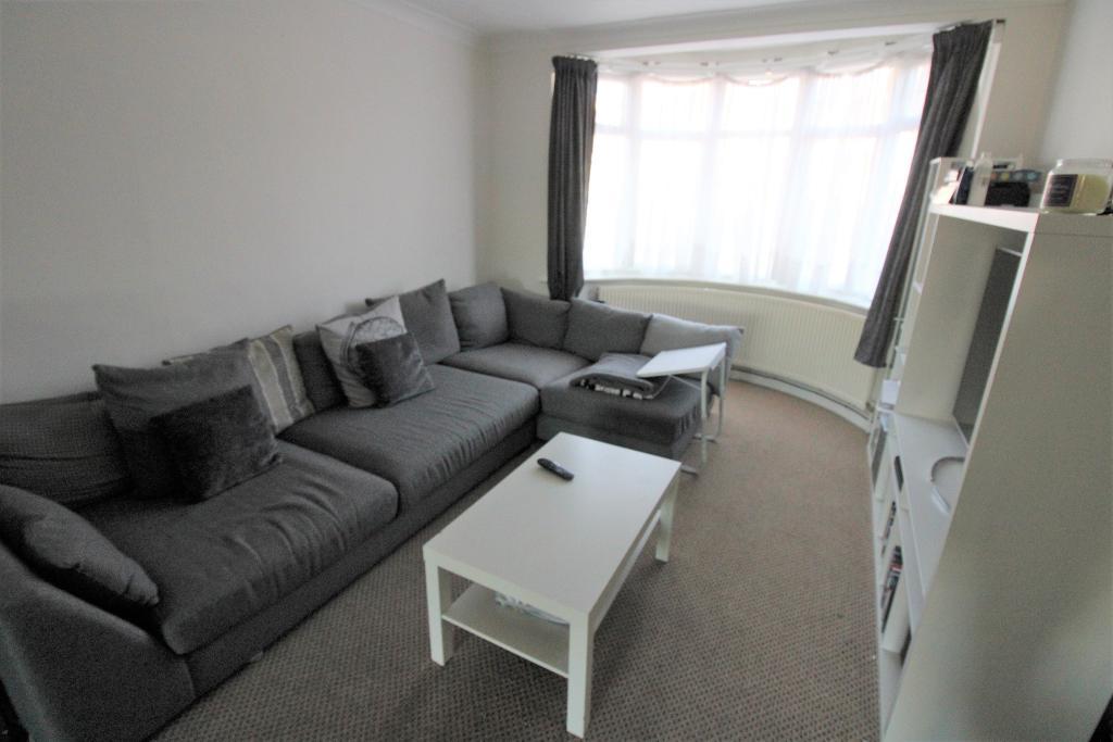 3 Bedroom SemiDetached House For Sale in Sipson Lane, Harlington