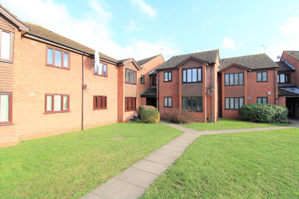 1 Bedroom Flat To Let in Tasker Close, Harlington, Hayes, UB3 5LD