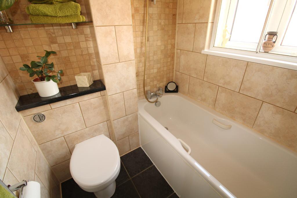 Flat For Sale in Brendon Close, Harlington, UB3 5NH Charrison Davis