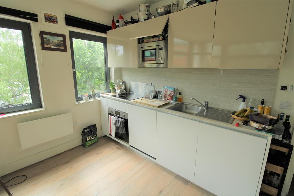 1 Bedroom Flat To Let in Mondial Way, Harlington, UB3 5AR Charrison