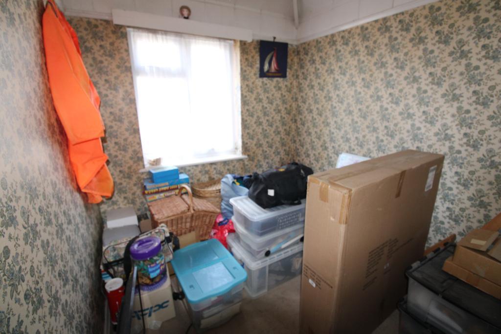 4 Bedroom SemiDetached House For Sale in Brookside Road, Hayes, UB4