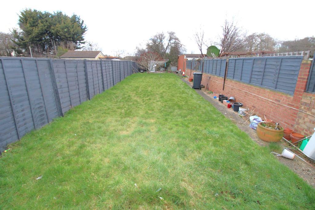 3 Bedroom SemiDetached House For Sale in Marvell Avenue, Hayes, UB4